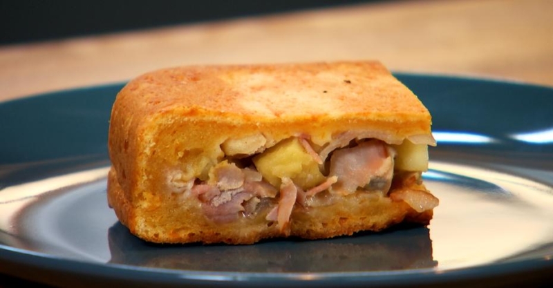 Яблочно-мясной коблер