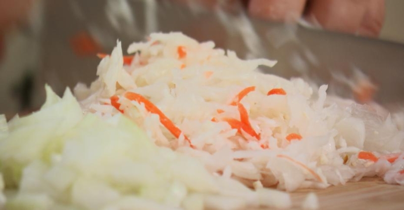 Жареные пирожки с квашенной капустой