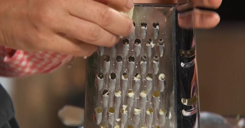 Чебуреки с аджикой