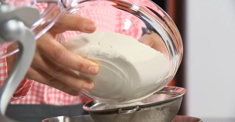 Чебуреки с аджикой