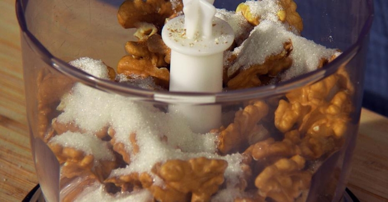 Пахлава с фундуком и грецкими орехами