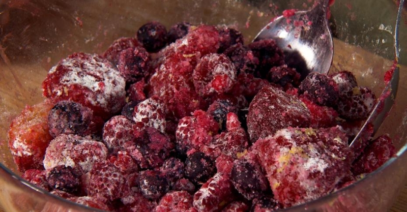 Ягодный крамбл