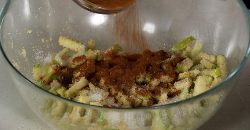 Пирожки с яблоками и лимоном