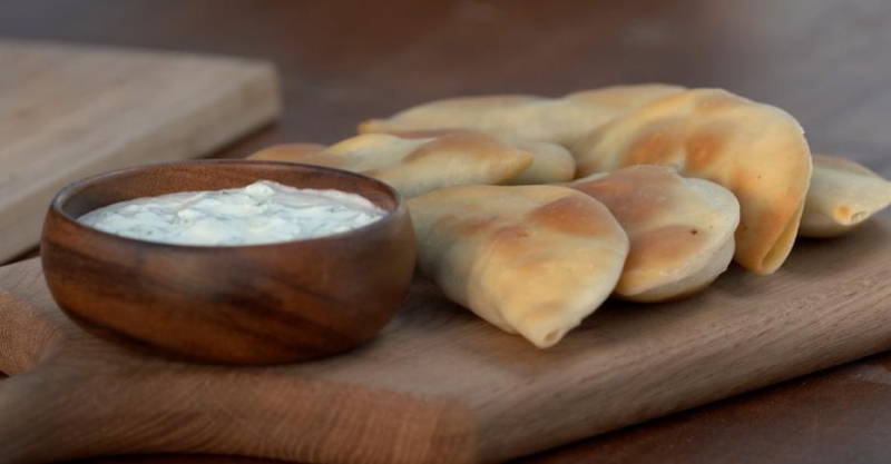 Пряженые пирожки с говядиной и тунцом