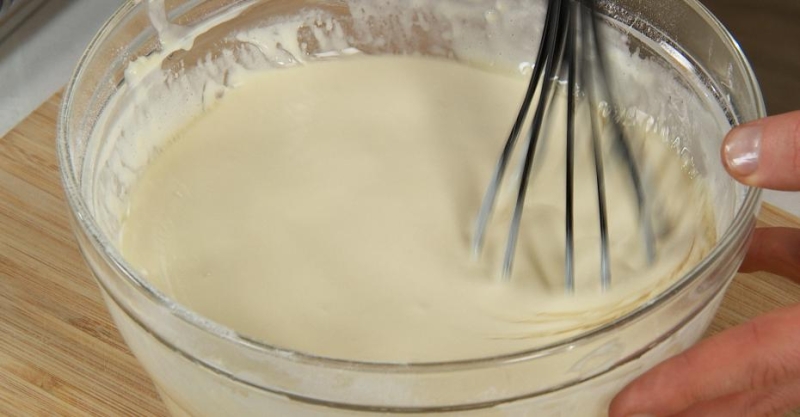 Блины с грибным дюкселем и голландским соусом